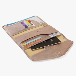 Zoppen Travel Wallet, in Metallic Pink